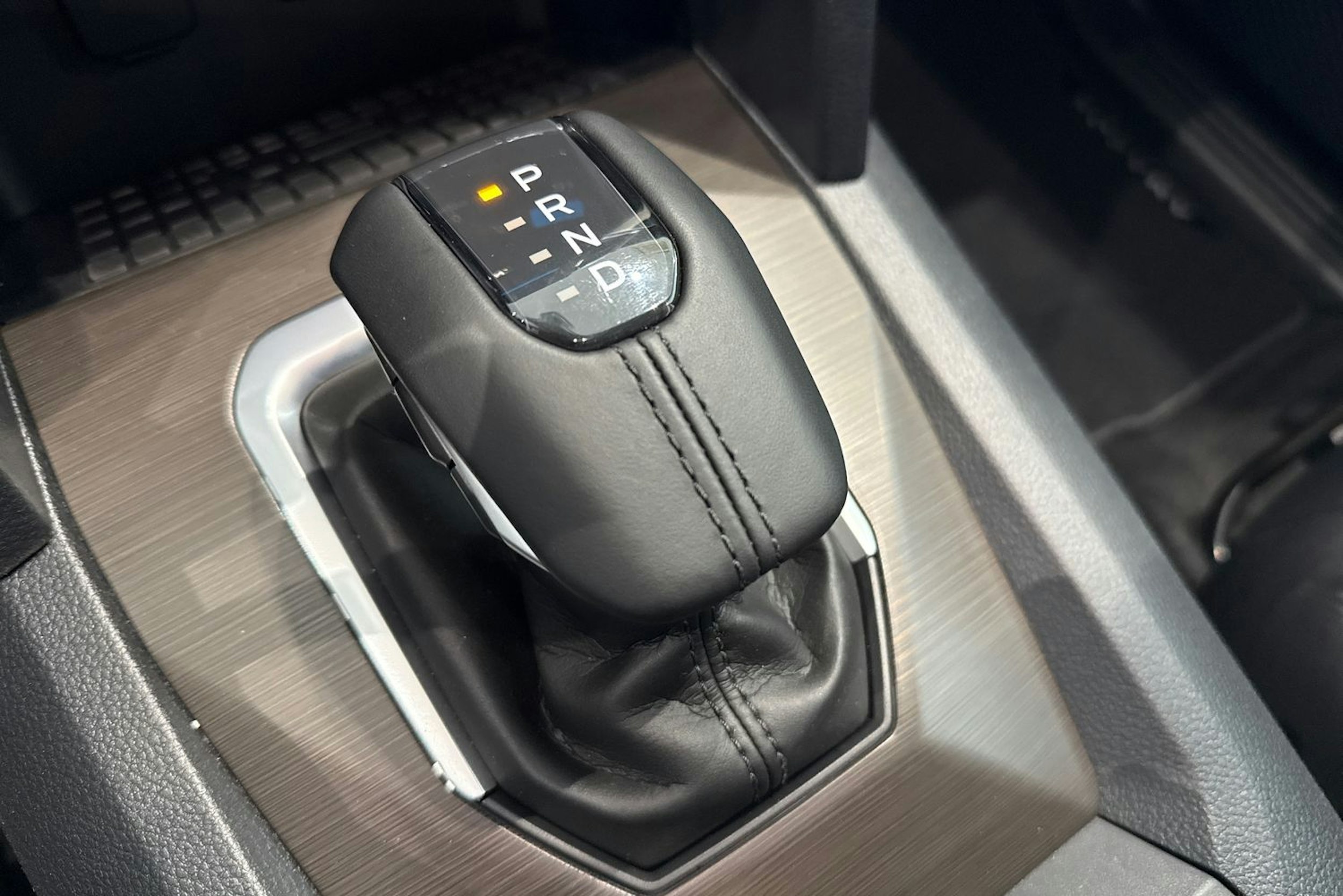 musta Volkswagen Amarok 2025 kuva 27.