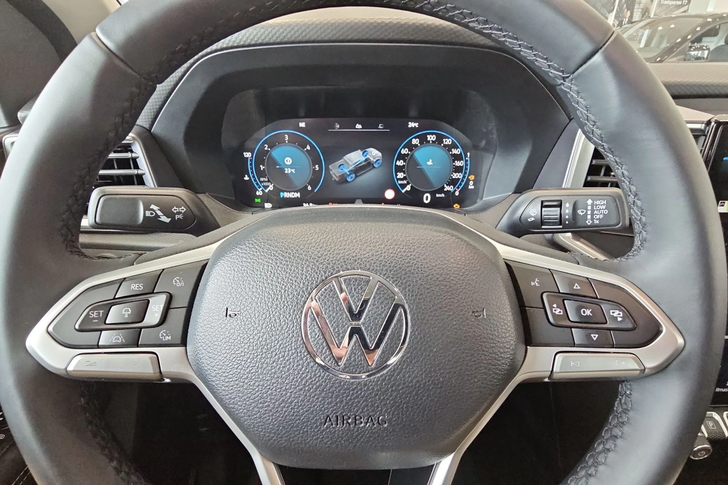 met. musta Volkswagen Amarok 2026 kuva 14.