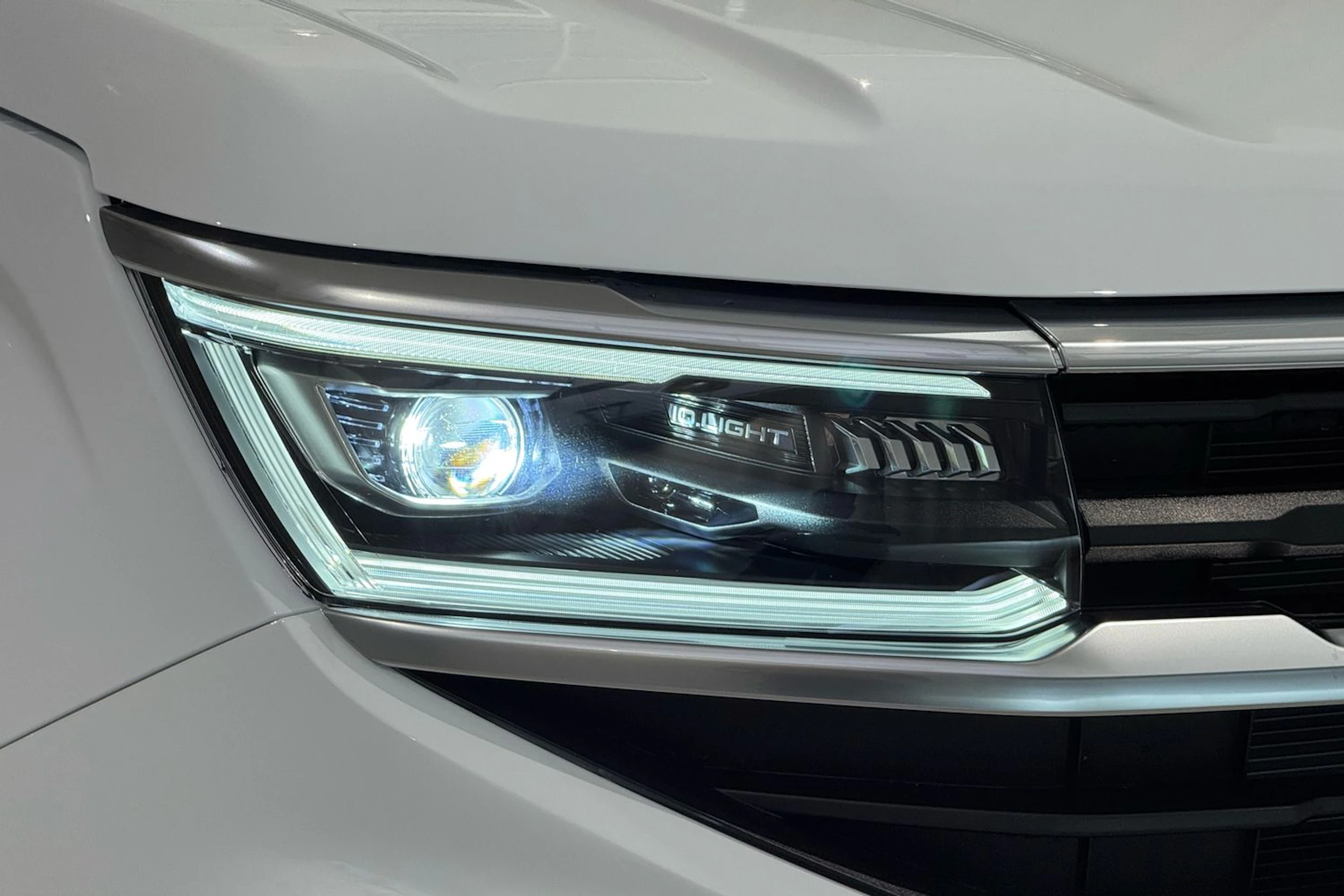 valkoinen Volkswagen Amarok 2026 kuva 13.
