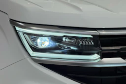 valkoinen Volkswagen Amarok 2026 kuva 13.