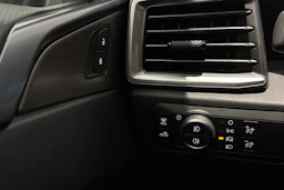 valkoinen Volkswagen Amarok 2026 kuva 18.