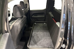 musta Volkswagen Amarok 2026 kuva 8.