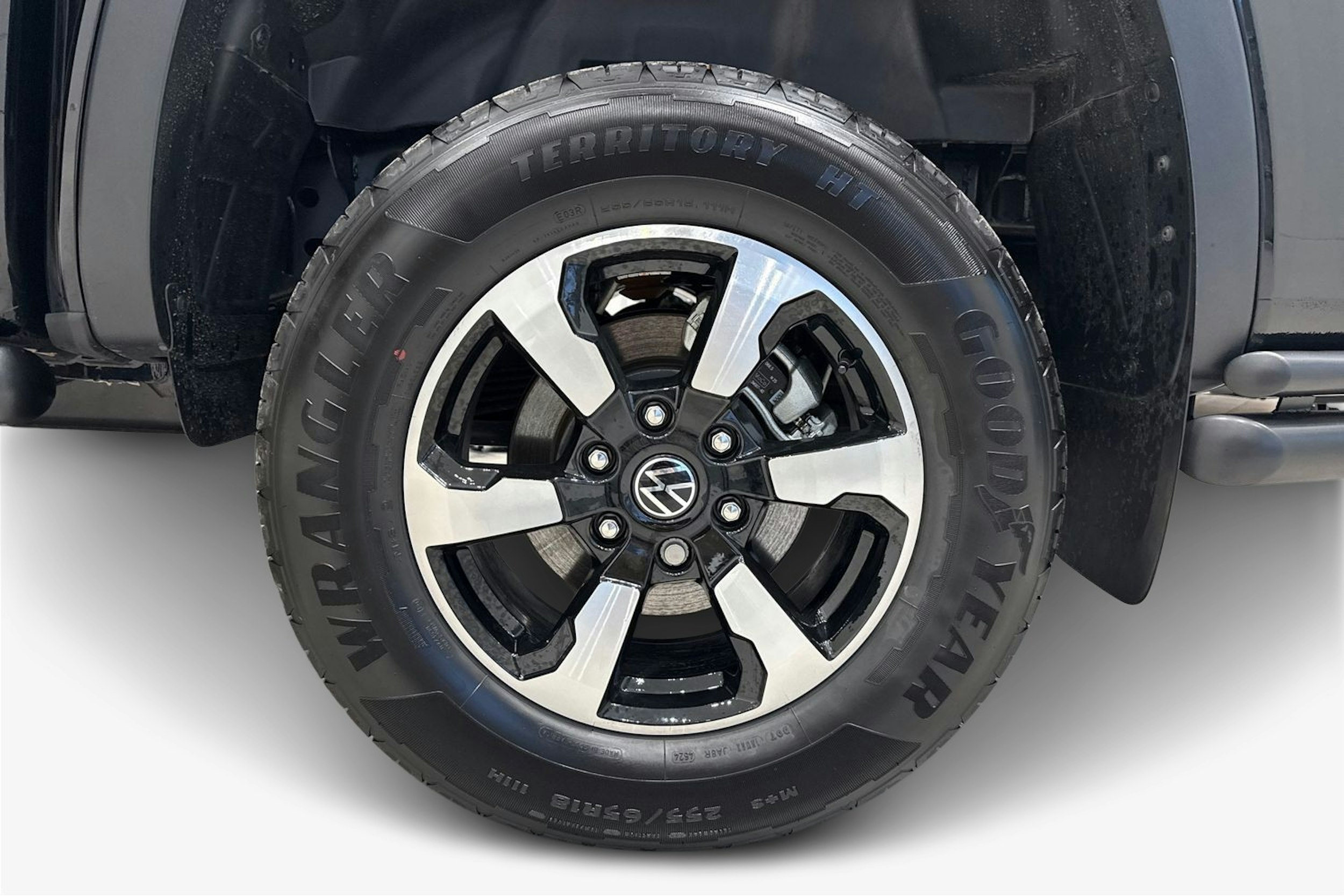 musta Volkswagen Amarok 2026 kuva 9.