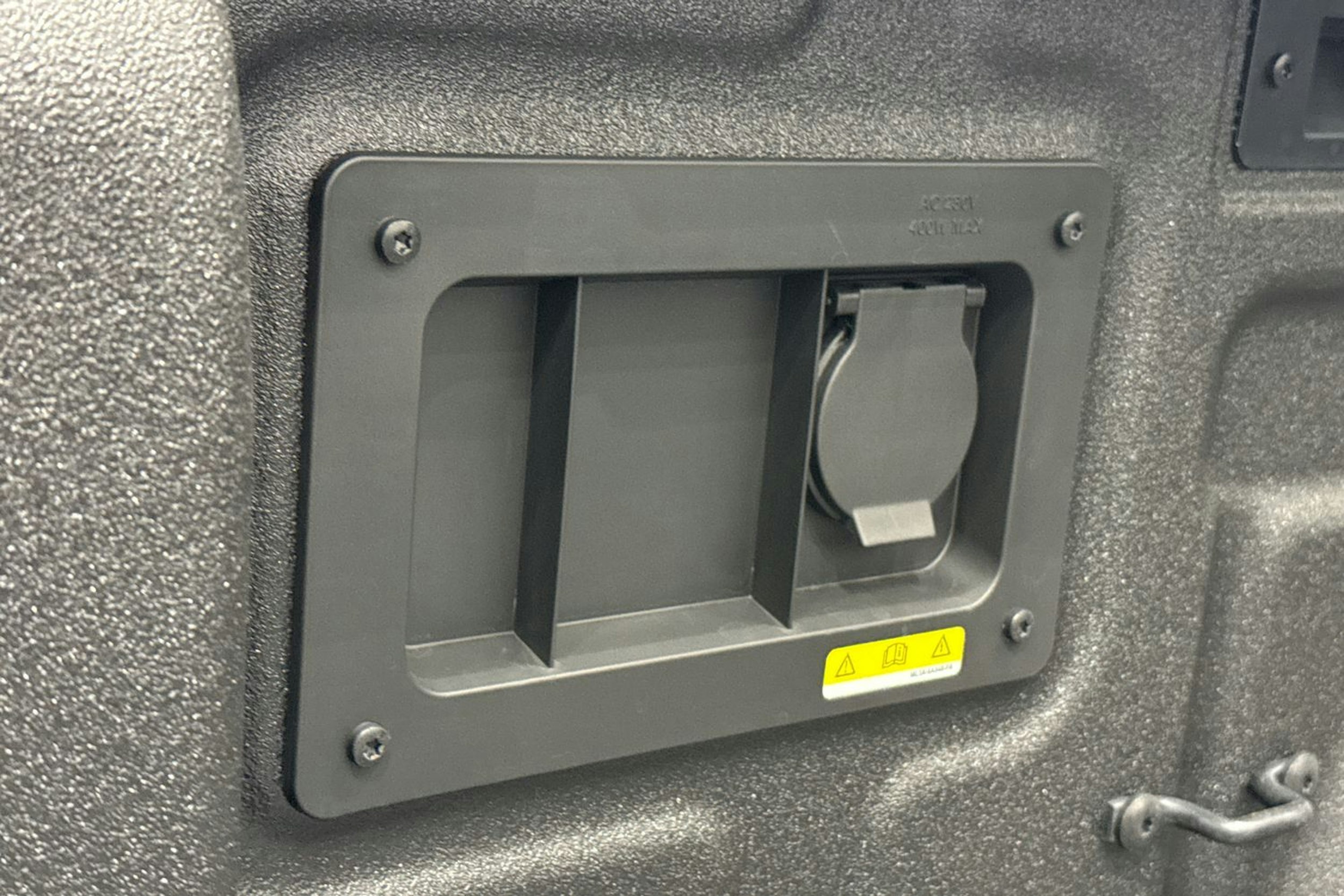 musta Volkswagen Amarok 2026 kuva 14.