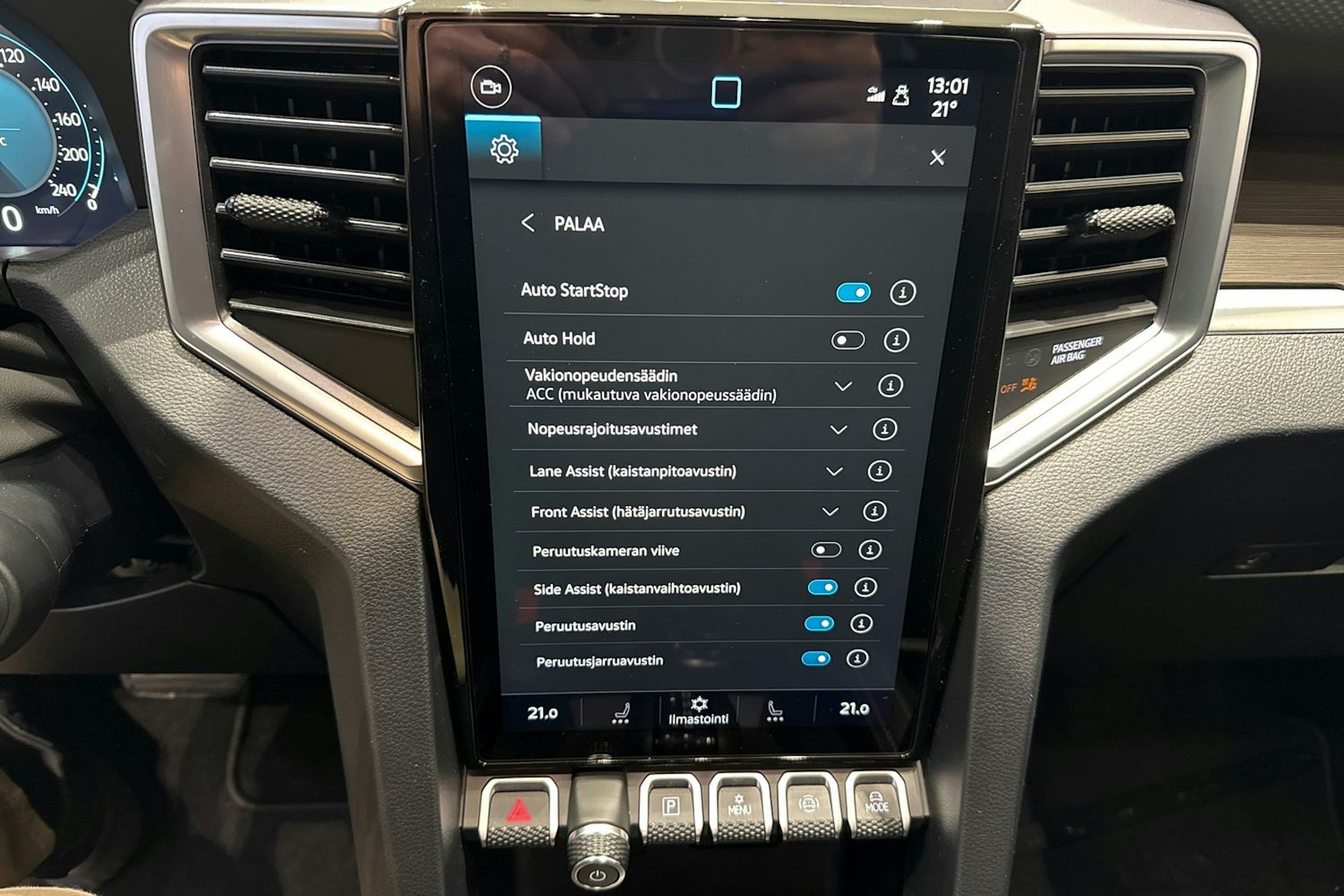 musta Volkswagen Amarok 2026 kuva 23.