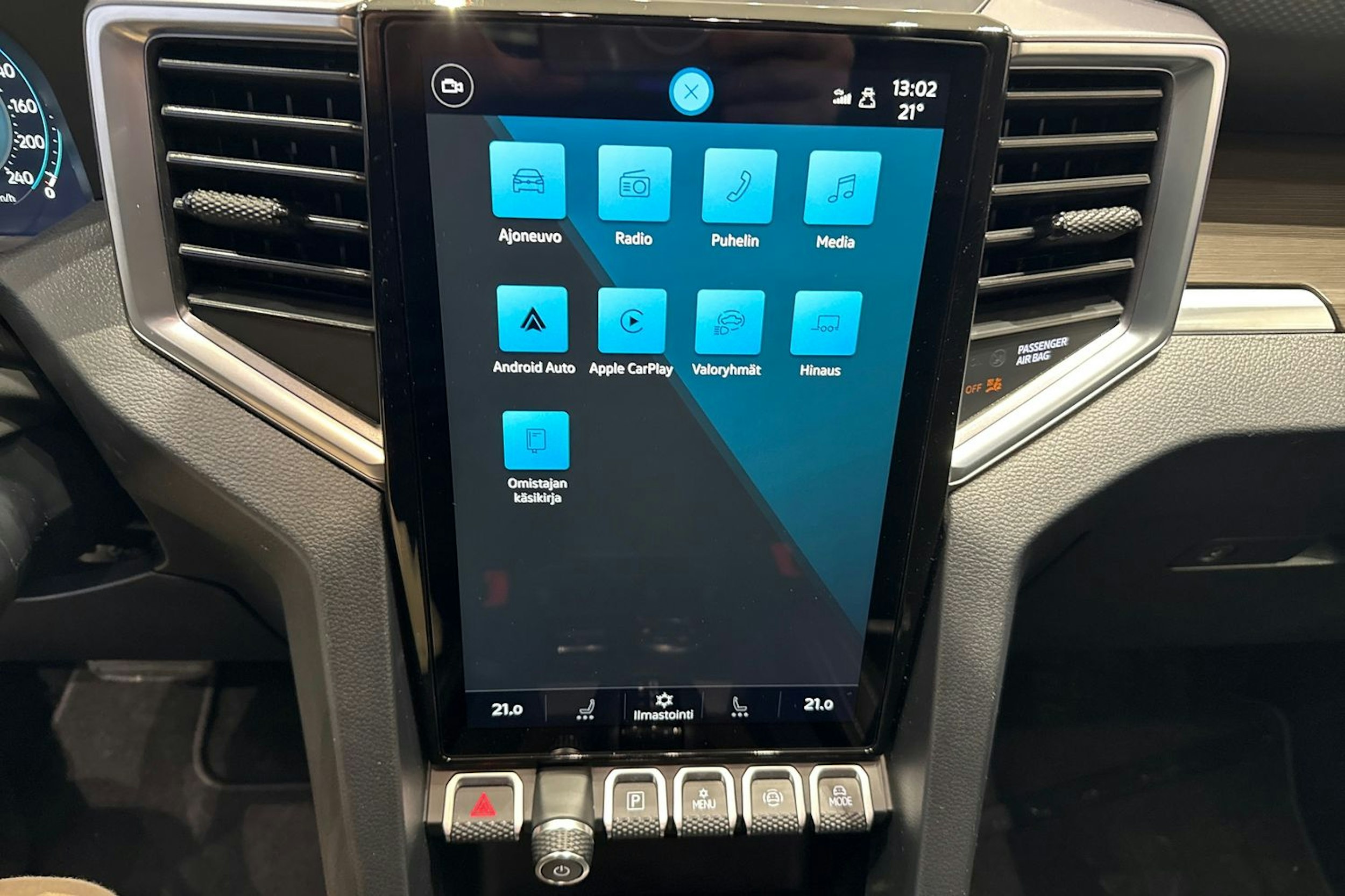 musta Volkswagen Amarok 2026 kuva 27.