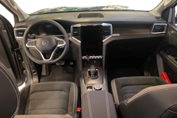 harmaa Volkswagen Amarok 2026 kuva 9.