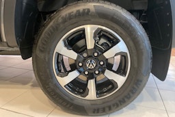 harmaa Volkswagen Amarok 2026 kuva 10.