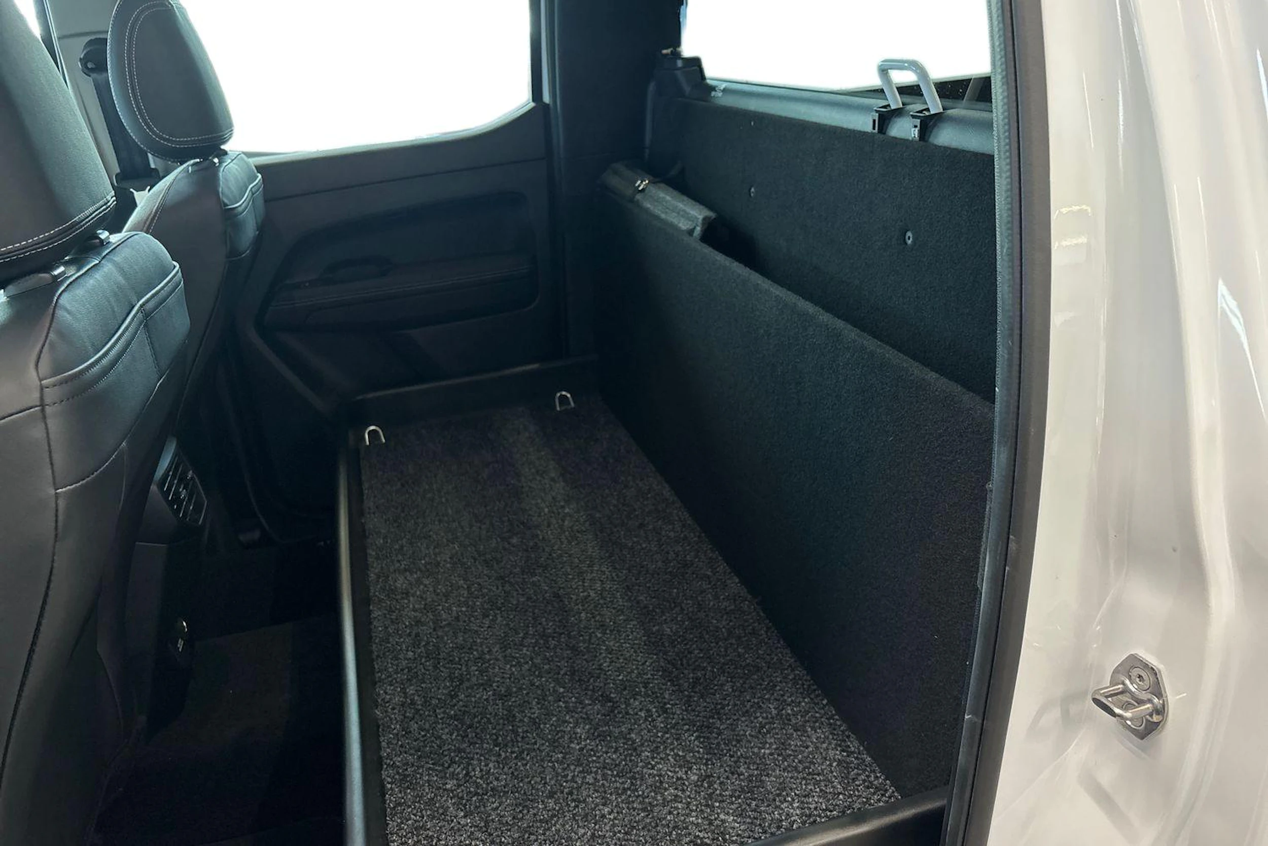 valkoinen Volkswagen Amarok 2026 kuva 11.