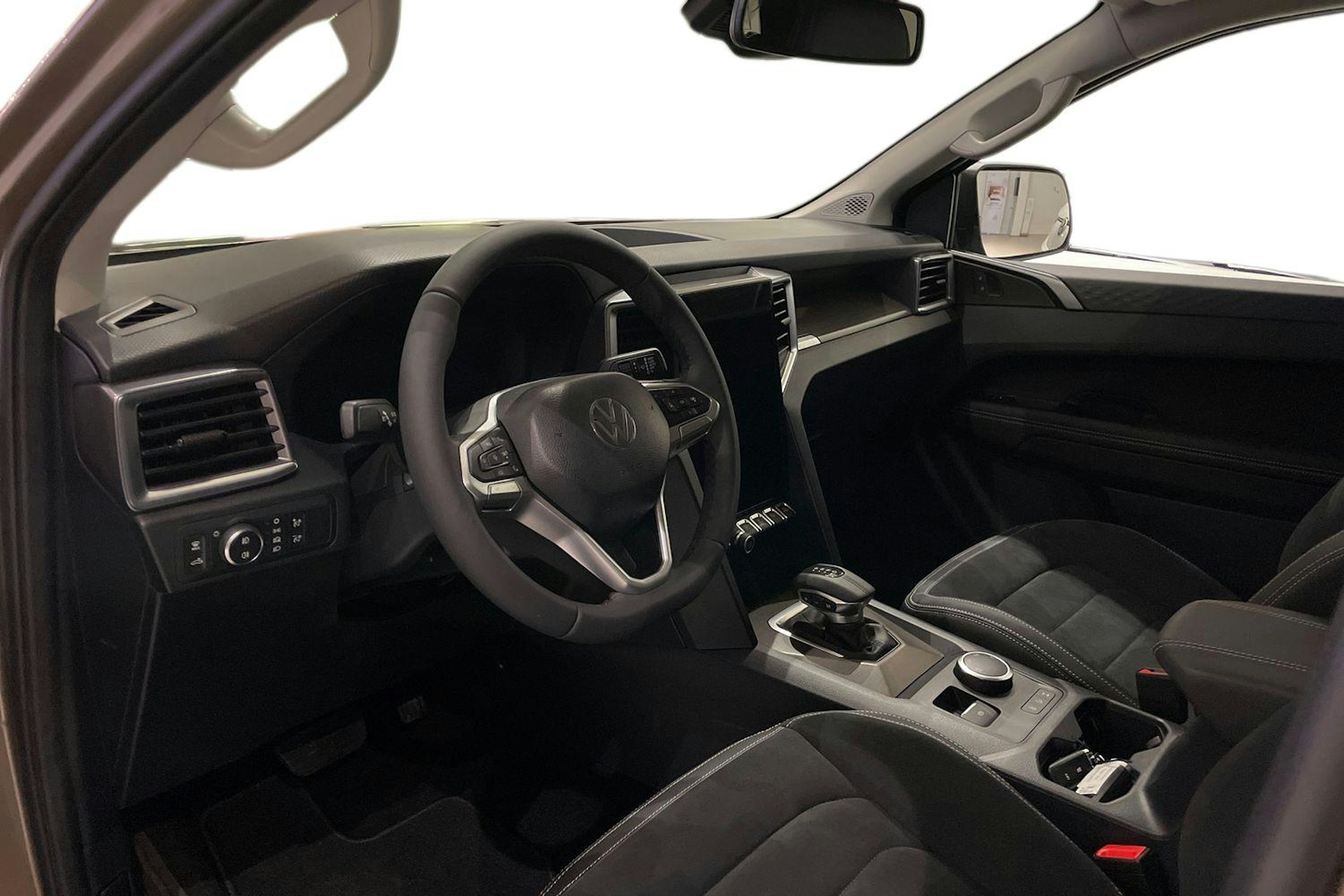 beige metallihohtovä Volkswagen Amarok 2026 kuva 8.