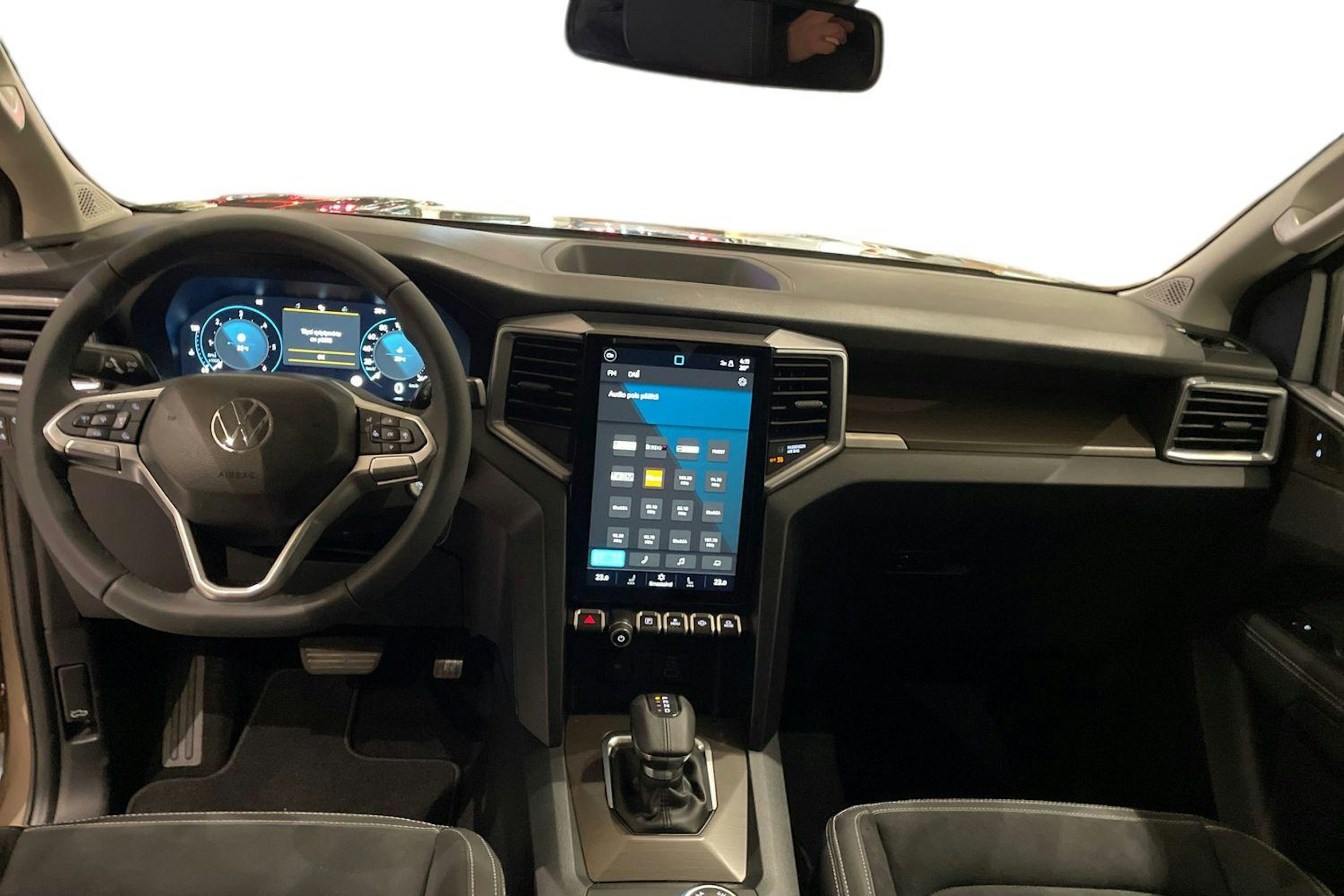 beige metallihohtovä Volkswagen Amarok 2026 kuva 9.