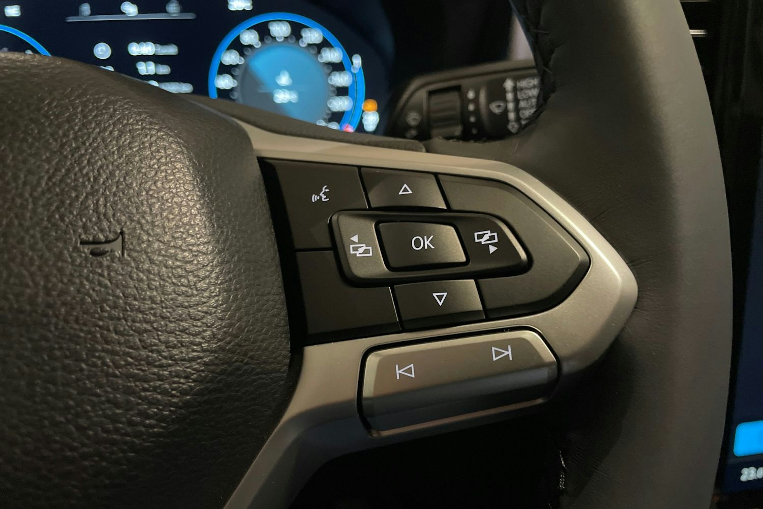 beige metallihohtovä Volkswagen Amarok 2026 kuva 15.