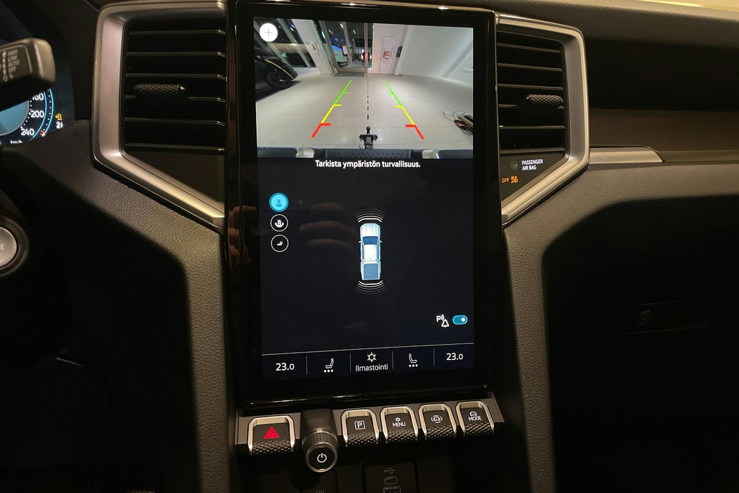 beige metallihohtovä Volkswagen Amarok 2026 kuva 16.