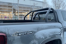 harmaa Volkswagen Amarok 2026 kuva 13.