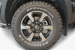 musta Volkswagen Amarok 2026 kuva 12.