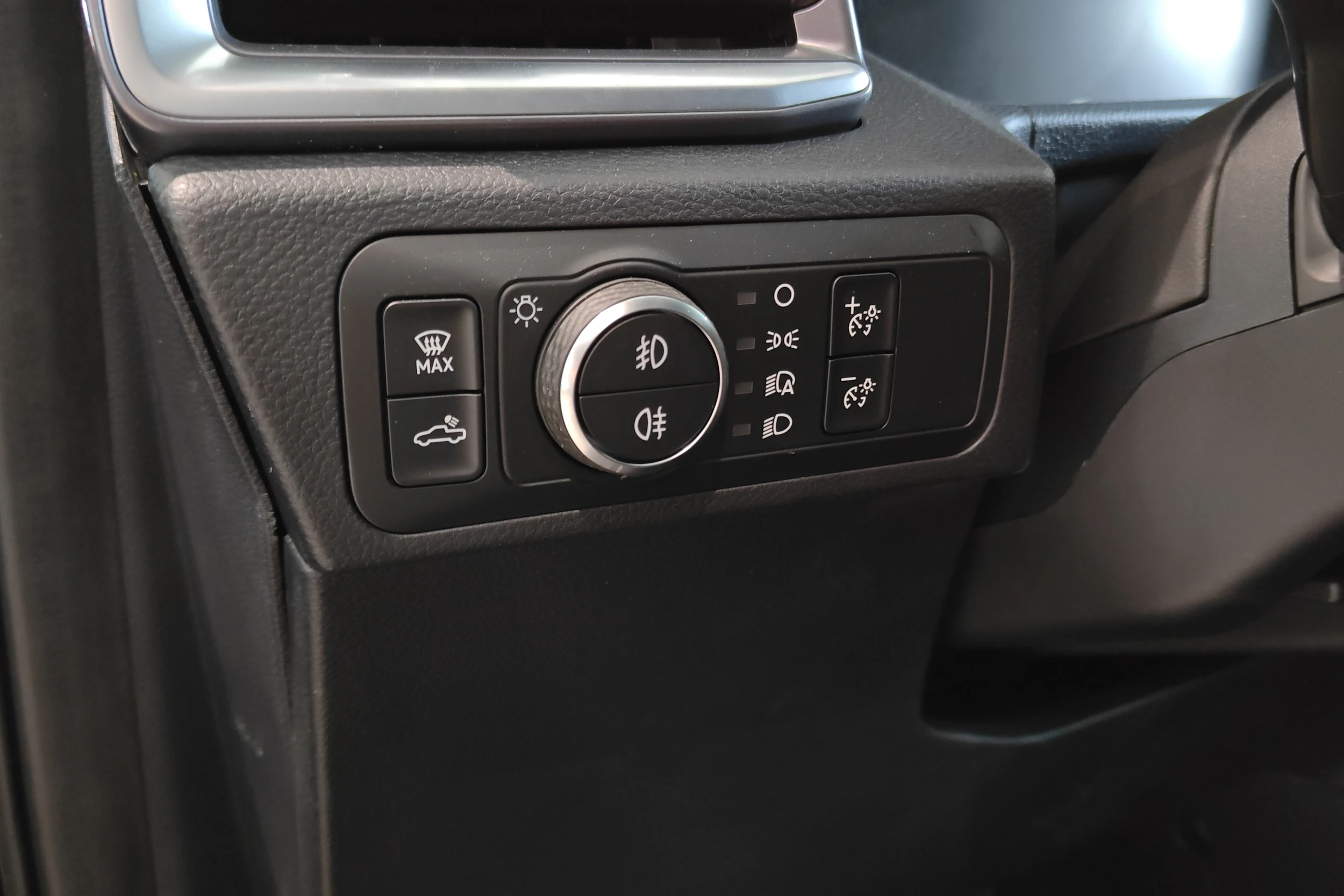 musta Volkswagen Amarok 2026 kuva 14.