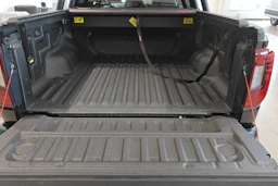 musta Volkswagen Amarok 2026 kuva 24.