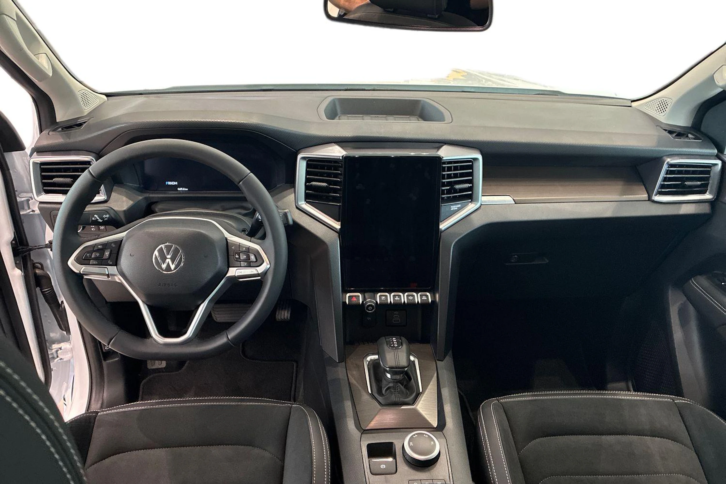 valkoinen Volkswagen Amarok 2026 kuva 9.