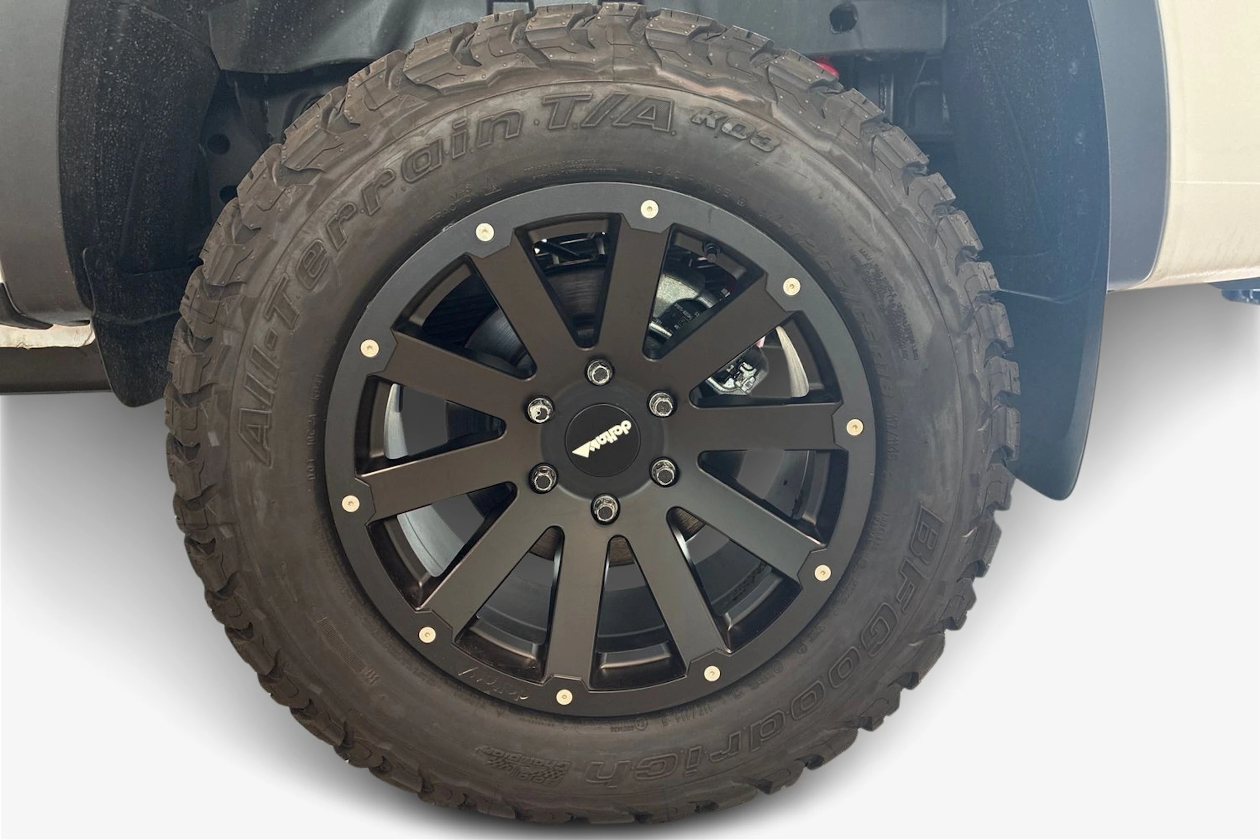valkoinen Volkswagen Amarok 2026 kuva 12.