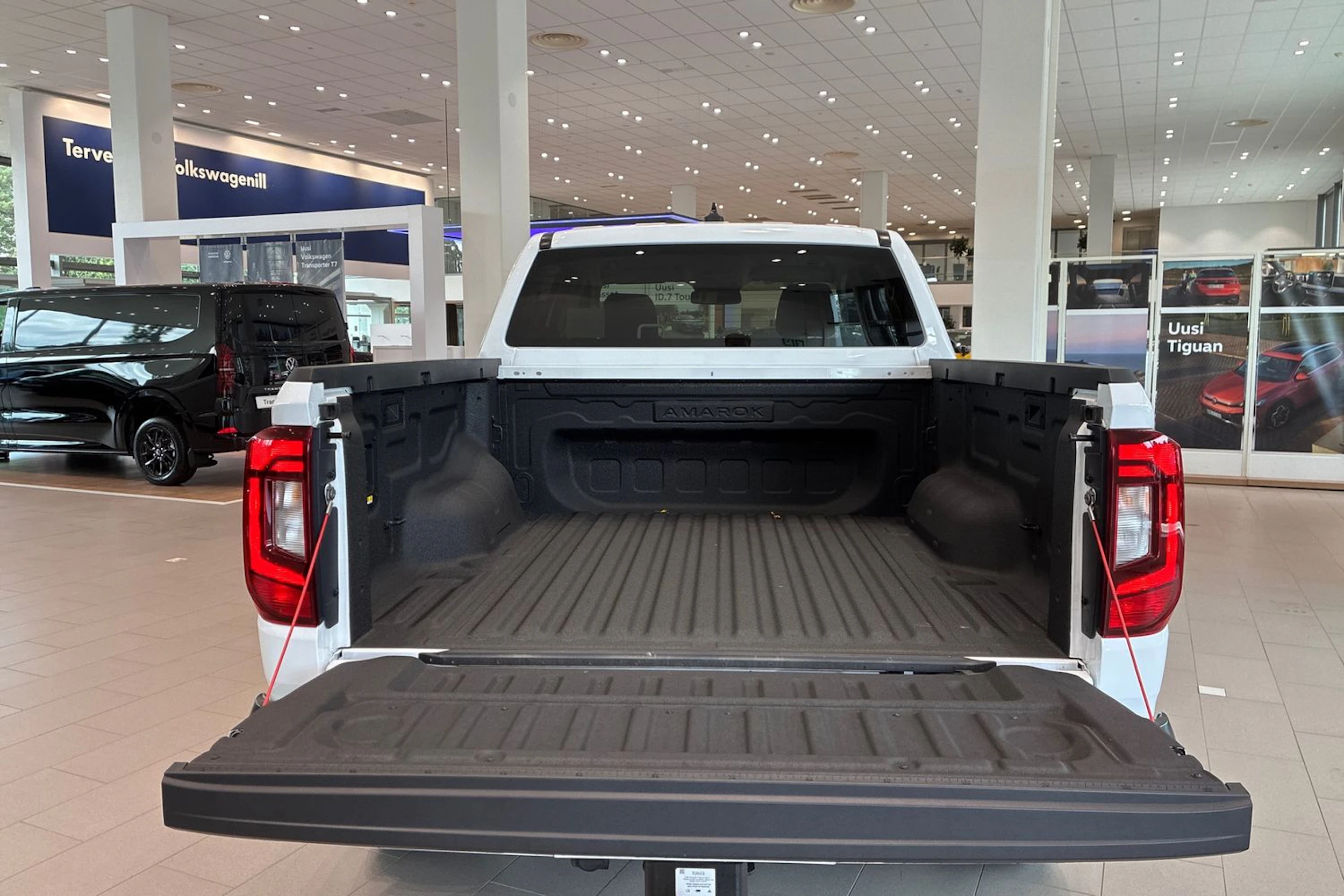 valkoinen Volkswagen Amarok 2026 kuva 16.