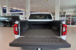 valkoinen Volkswagen Amarok 2026 kuva 16.