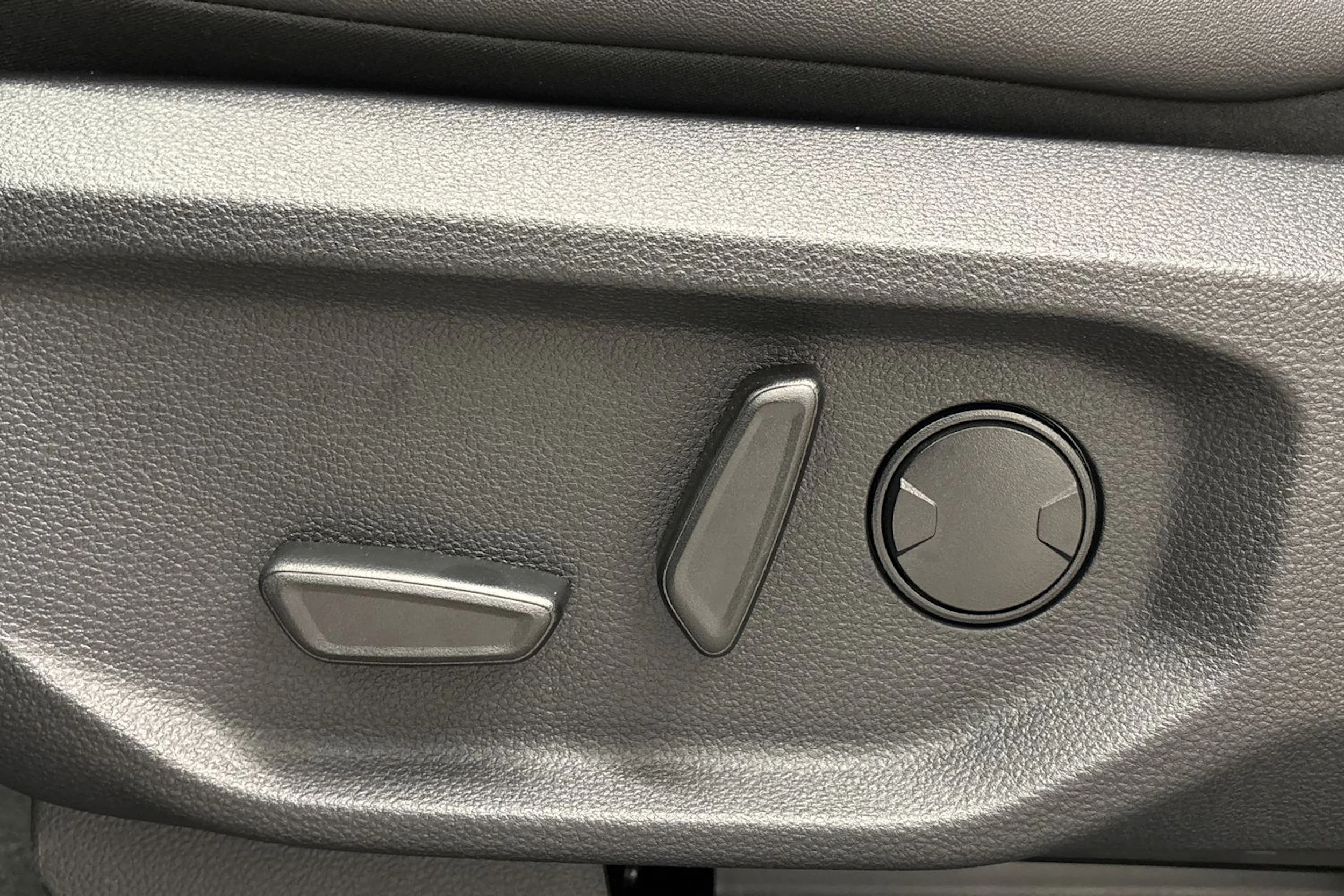 met. hopea Volkswagen Amarok 2026 kuva 14.