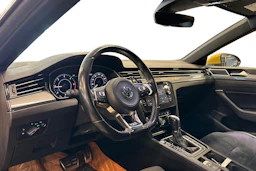 keltainen Volkswagen Arteon 2018 kuva 3.