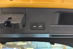 keltainen Volkswagen Arteon 2018 kuva 6.