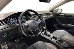 sininen Volkswagen Arteon 2017 kuva 3.