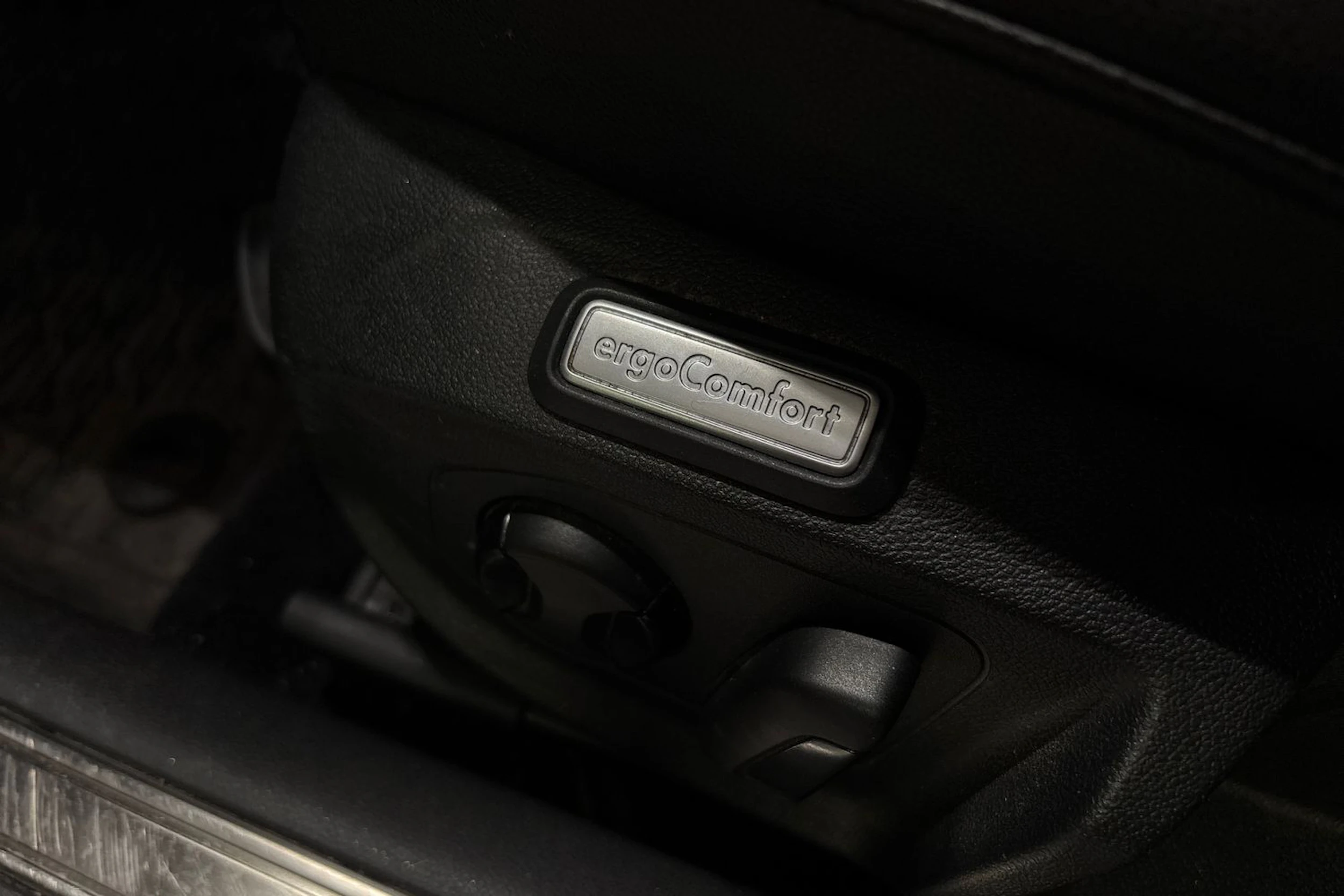 sininen Volkswagen Arteon 2017 kuva 4.