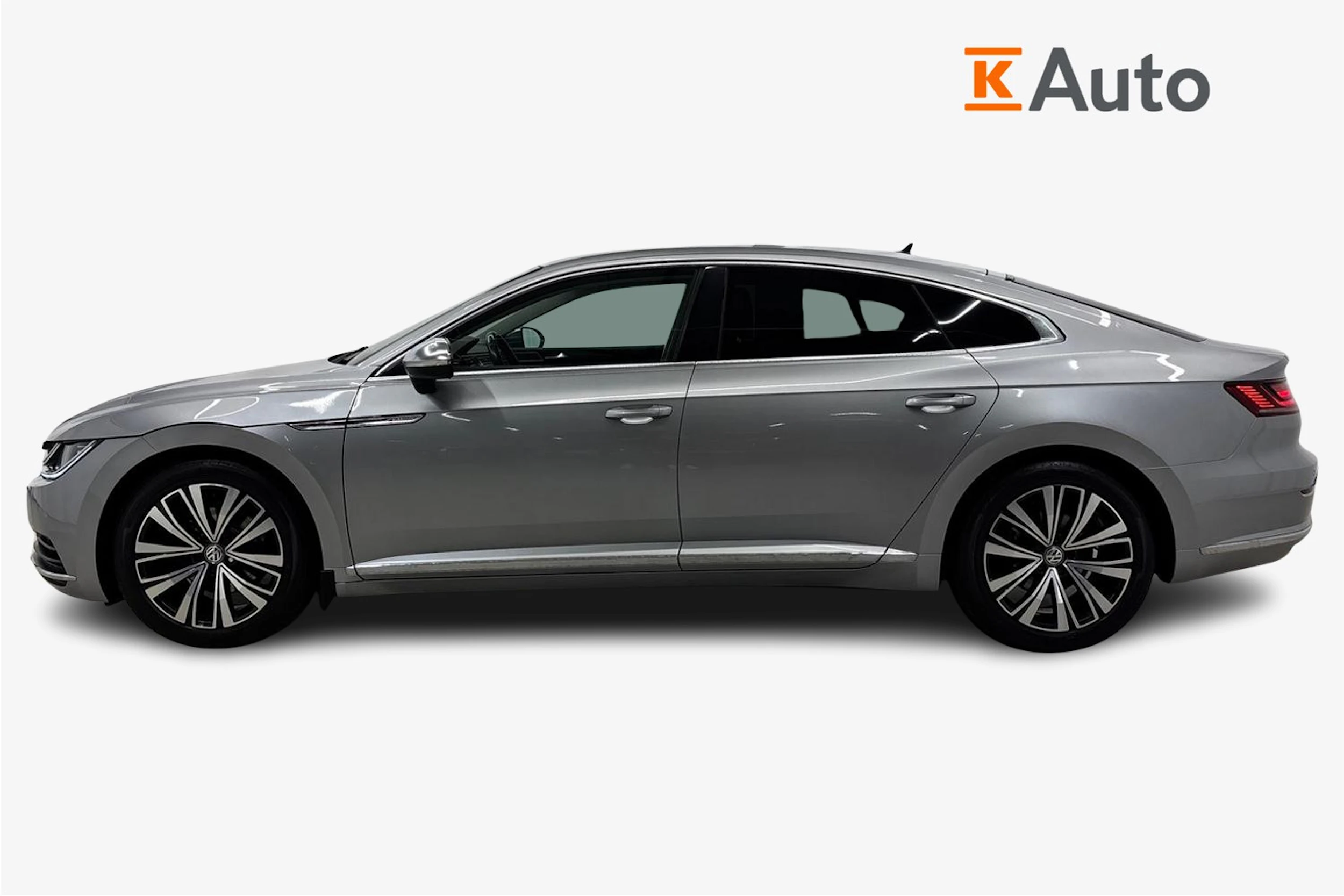 sininen Volkswagen Arteon 2018 kuva 5.