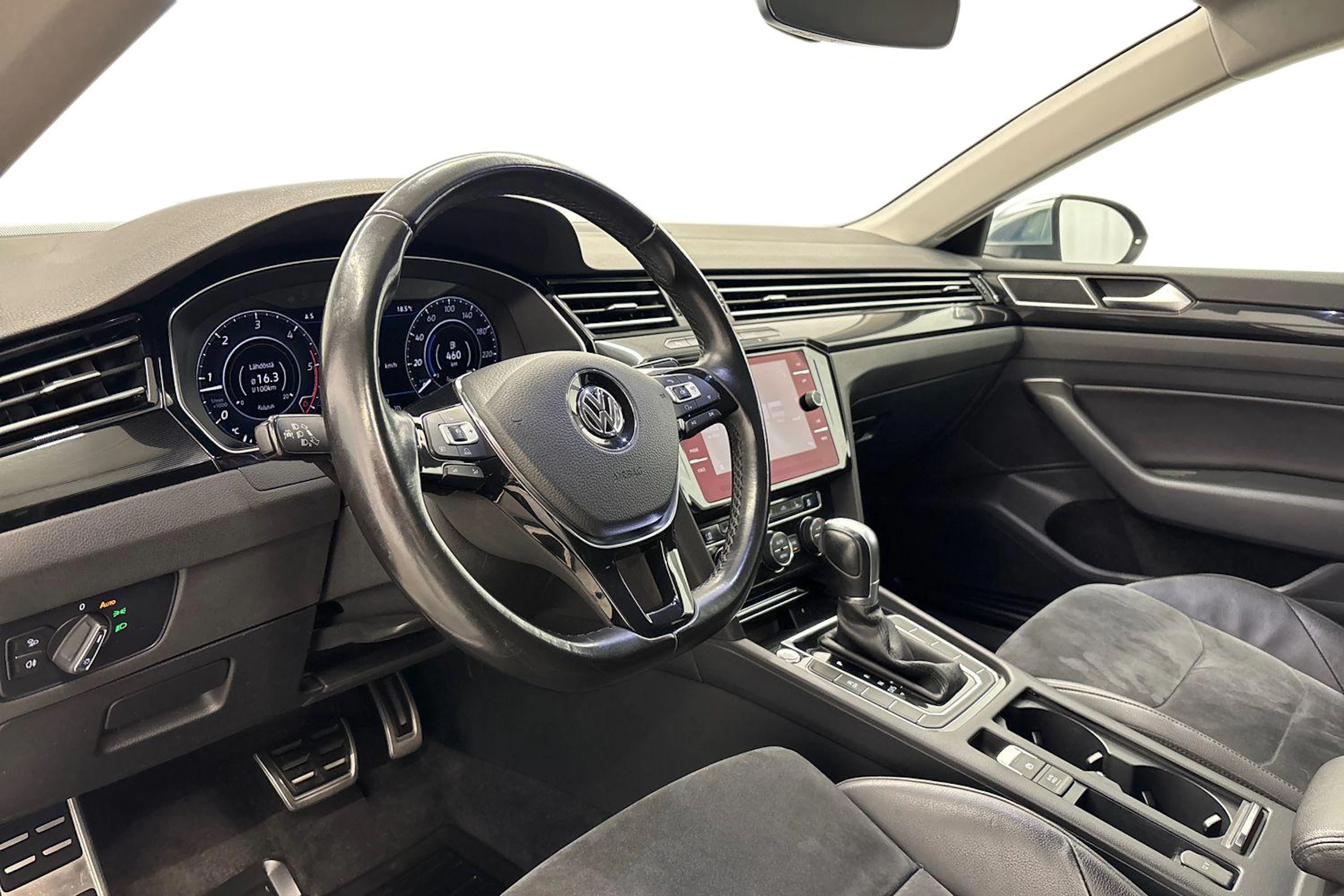 sininen Volkswagen Arteon 2018 kuva 6.