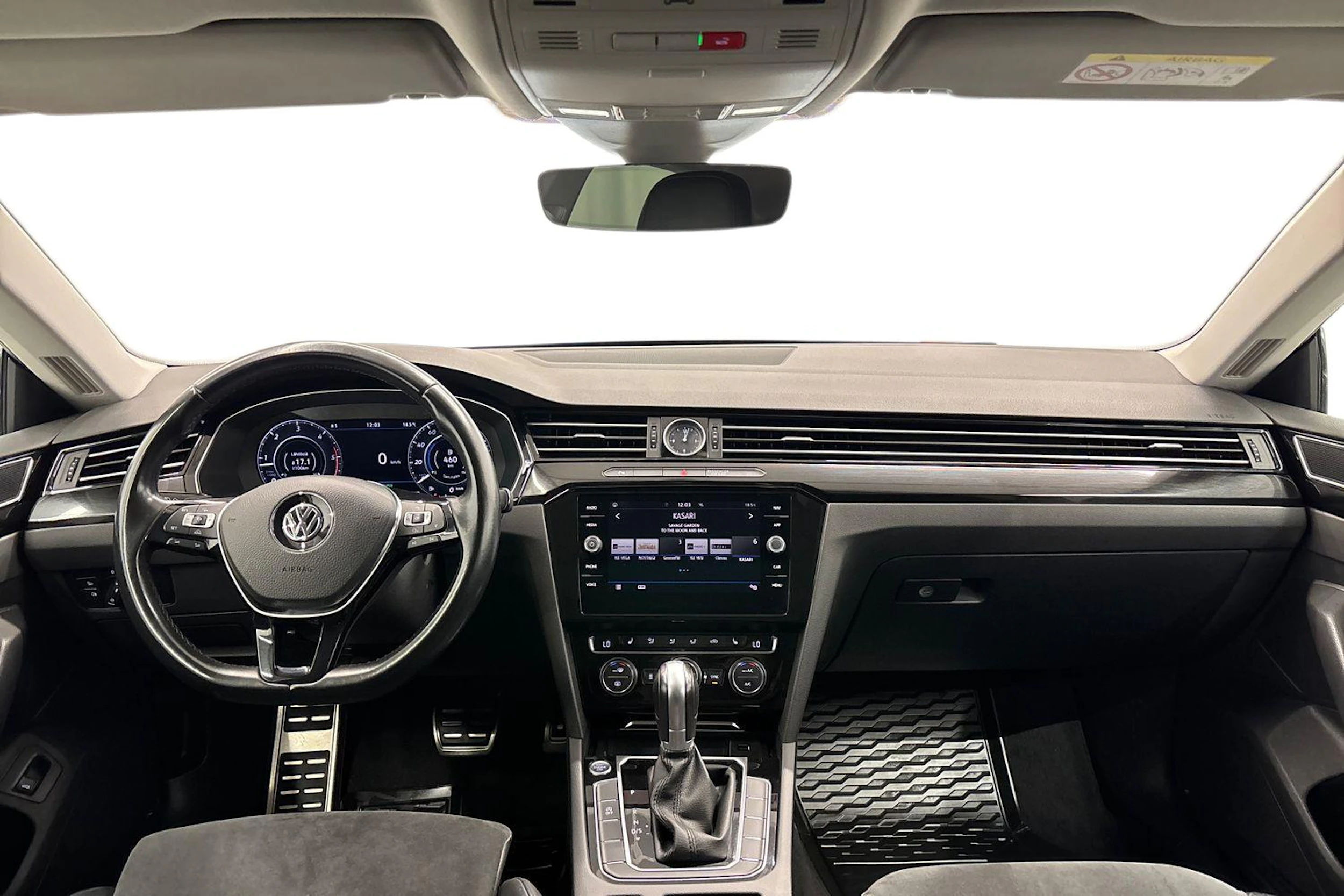 sininen Volkswagen Arteon 2018 kuva 7.