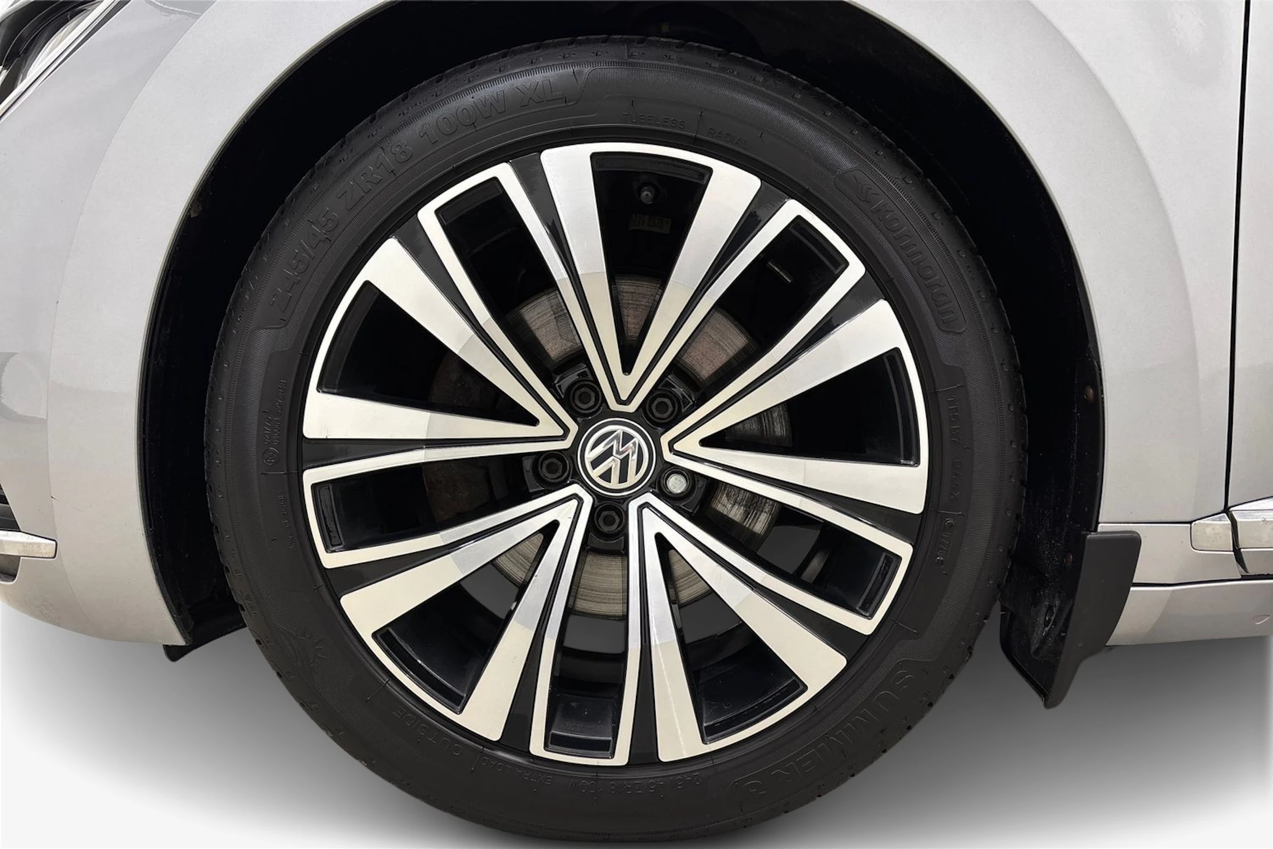 sininen Volkswagen Arteon 2018 kuva 9.