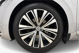 sininen Volkswagen Arteon 2018 kuva 9.