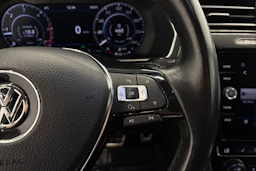 sininen Volkswagen Arteon 2018 kuva 12.
