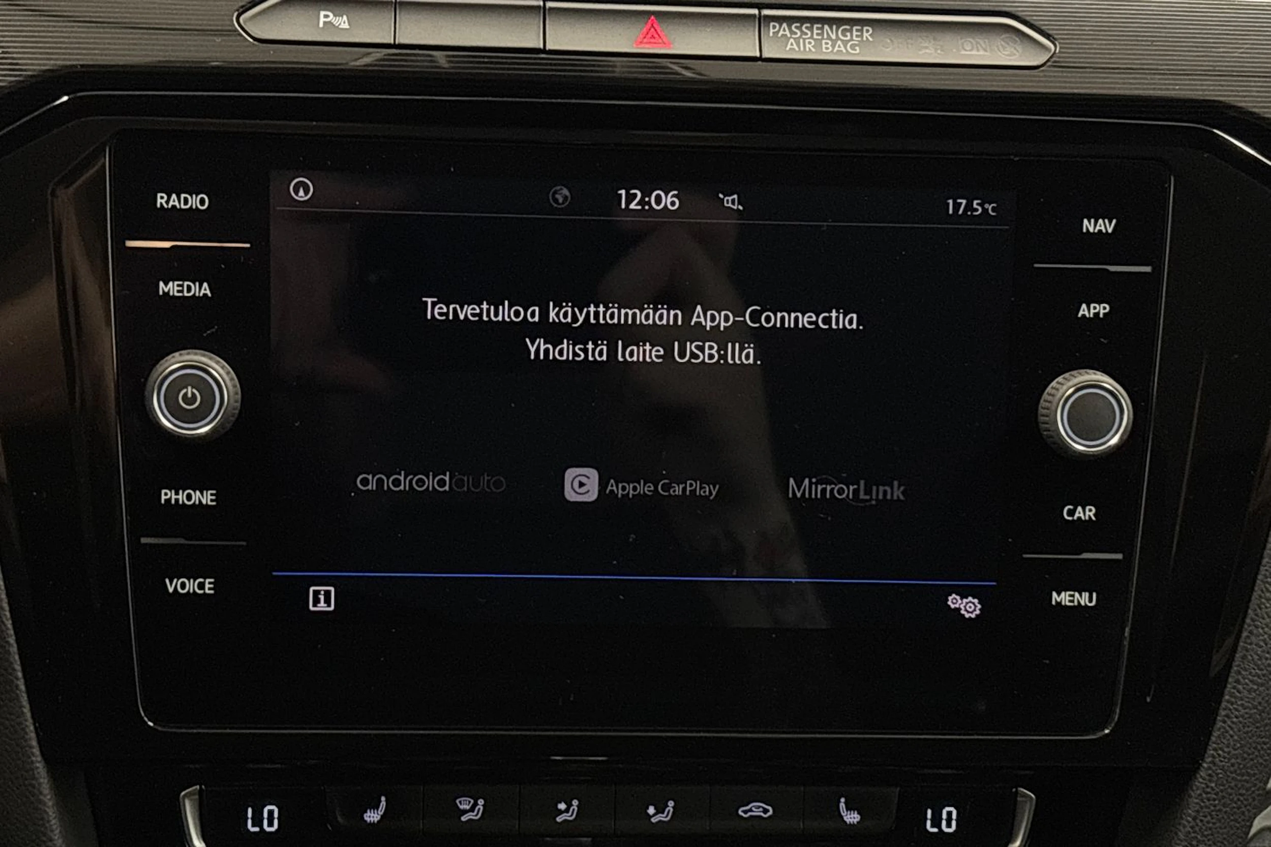 sininen Volkswagen Arteon 2018 kuva 16.