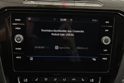 sininen Volkswagen Arteon 2018 kuva 16.