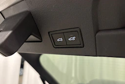 sininen Volkswagen Arteon 2018 kuva 22.