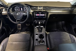 Harmaa Volkswagen Arteon 2017 kuva 9.