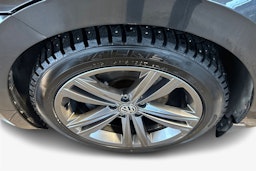 Harmaa Volkswagen Arteon 2017 kuva 11.