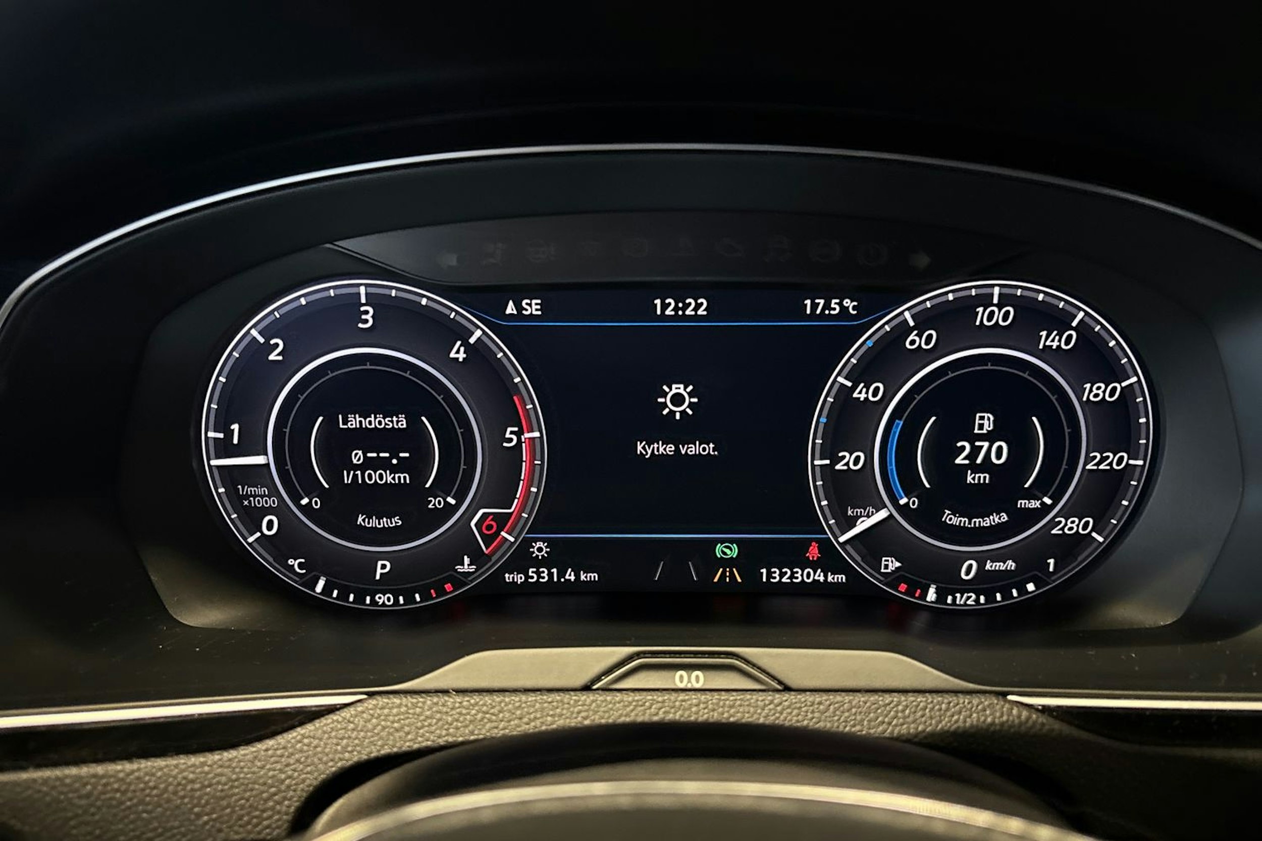 Harmaa Volkswagen Arteon 2017 kuva 14.