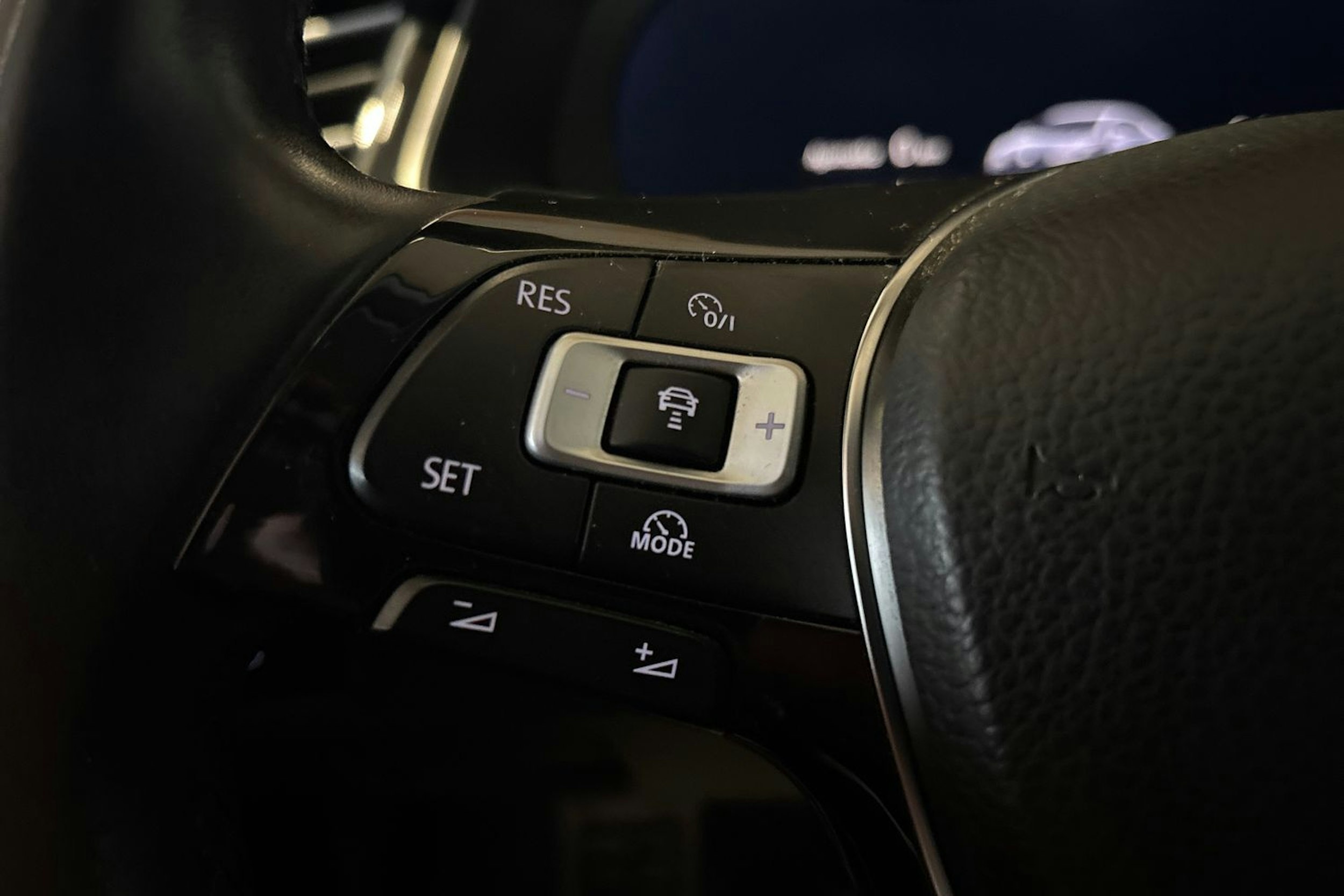 Harmaa Volkswagen Arteon 2017 kuva 17.