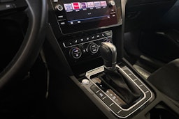 Harmaa Volkswagen Arteon 2017 kuva 19.