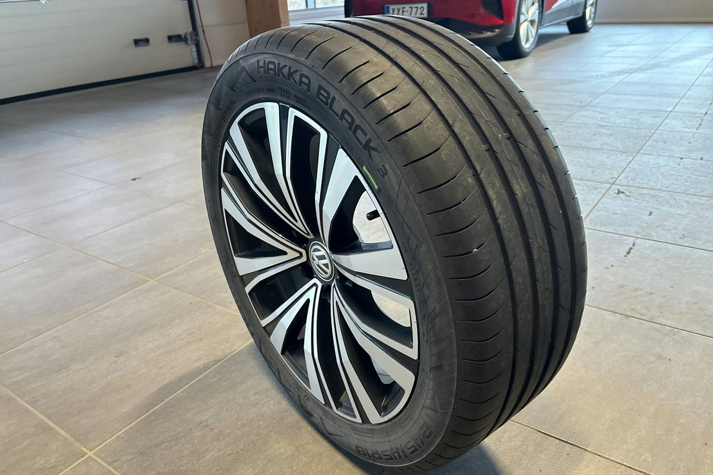 Harmaa Volkswagen Arteon 2017 kuva 21.