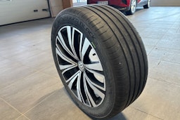 Harmaa Volkswagen Arteon 2017 kuva 21.