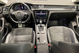 Sininen Volkswagen Arteon 2017 kuva 9.
