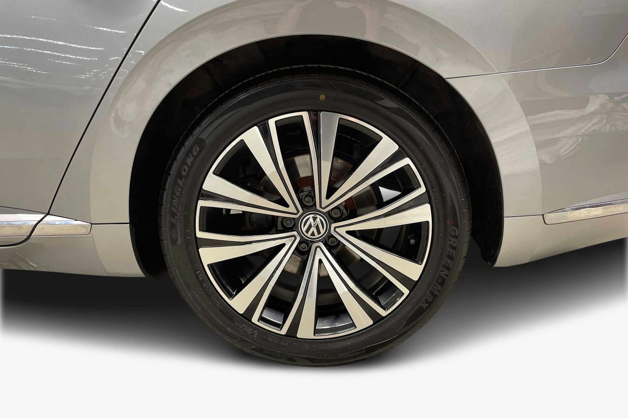 Sininen Volkswagen Arteon 2017 kuva 11.