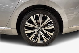 Sininen Volkswagen Arteon 2017 kuva 11.