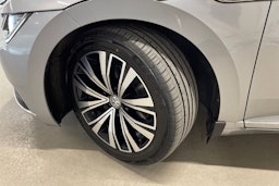 Sininen Volkswagen Arteon 2017 kuva 13.